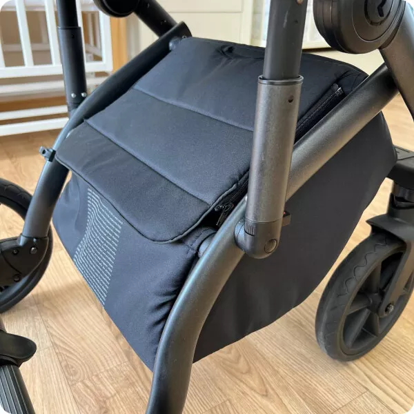 Тканевая закрытая корзина для покупок.