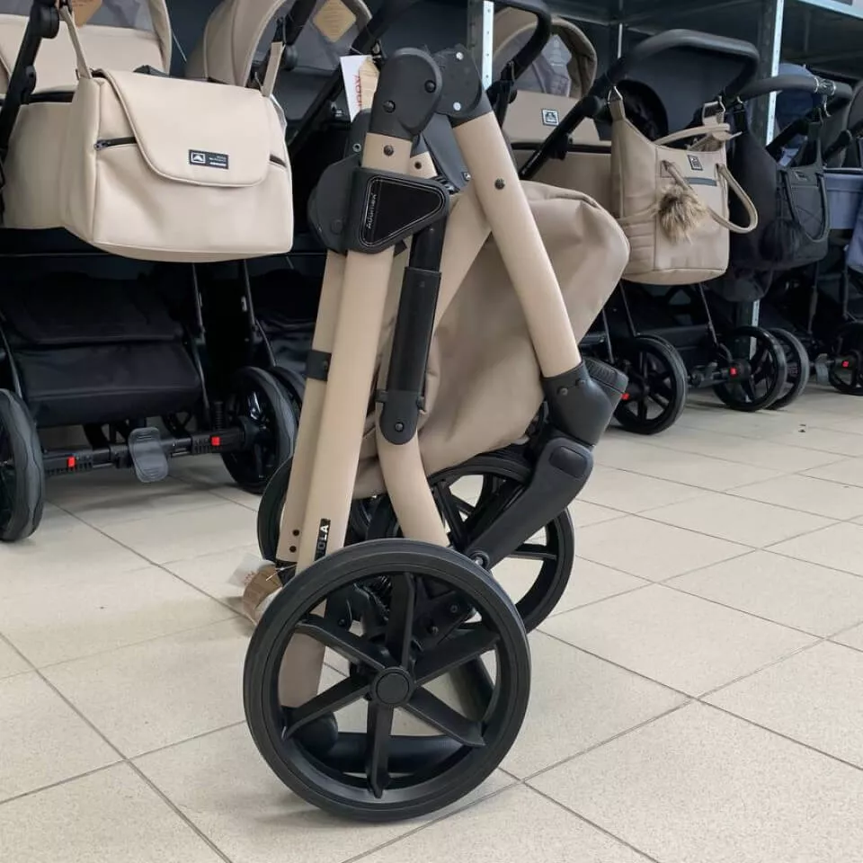 Складывание — компактно и безопасно, бло...